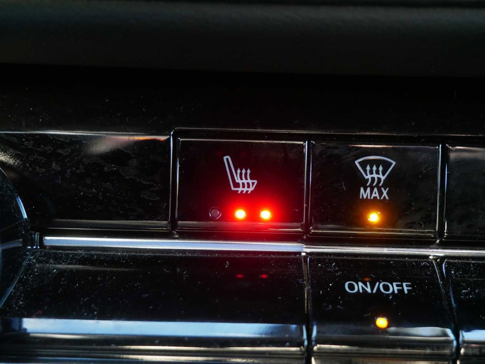 Used 2025 Chevrolet Equinox LT image 28