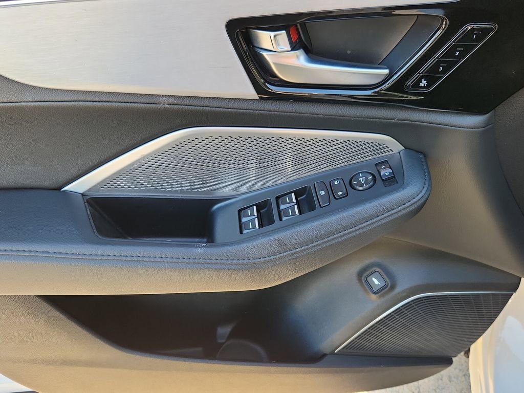 Used 2024 Acura MDX FWD image 12