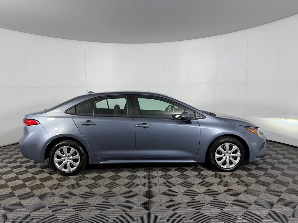 Used 2026 Toyota Corolla LE FWD image 5