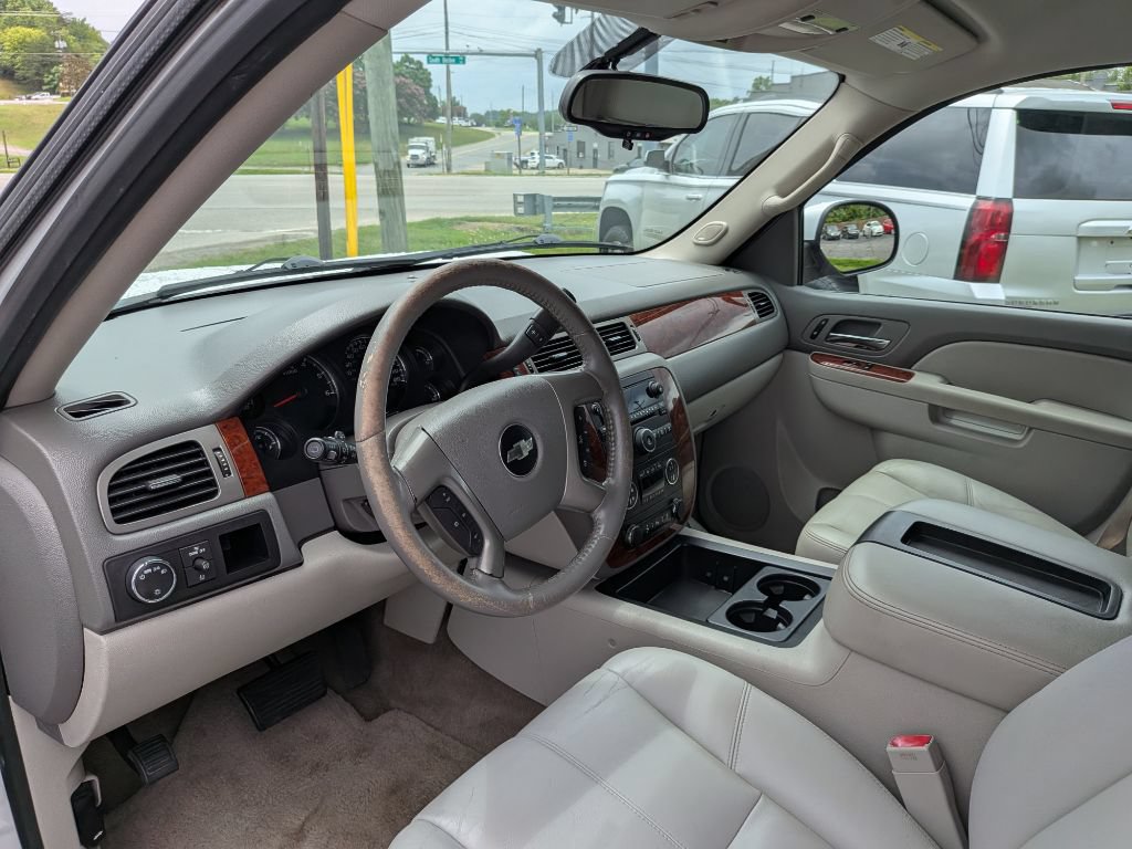 Used 2013 Chevrolet Tahoe LT RWD image 16