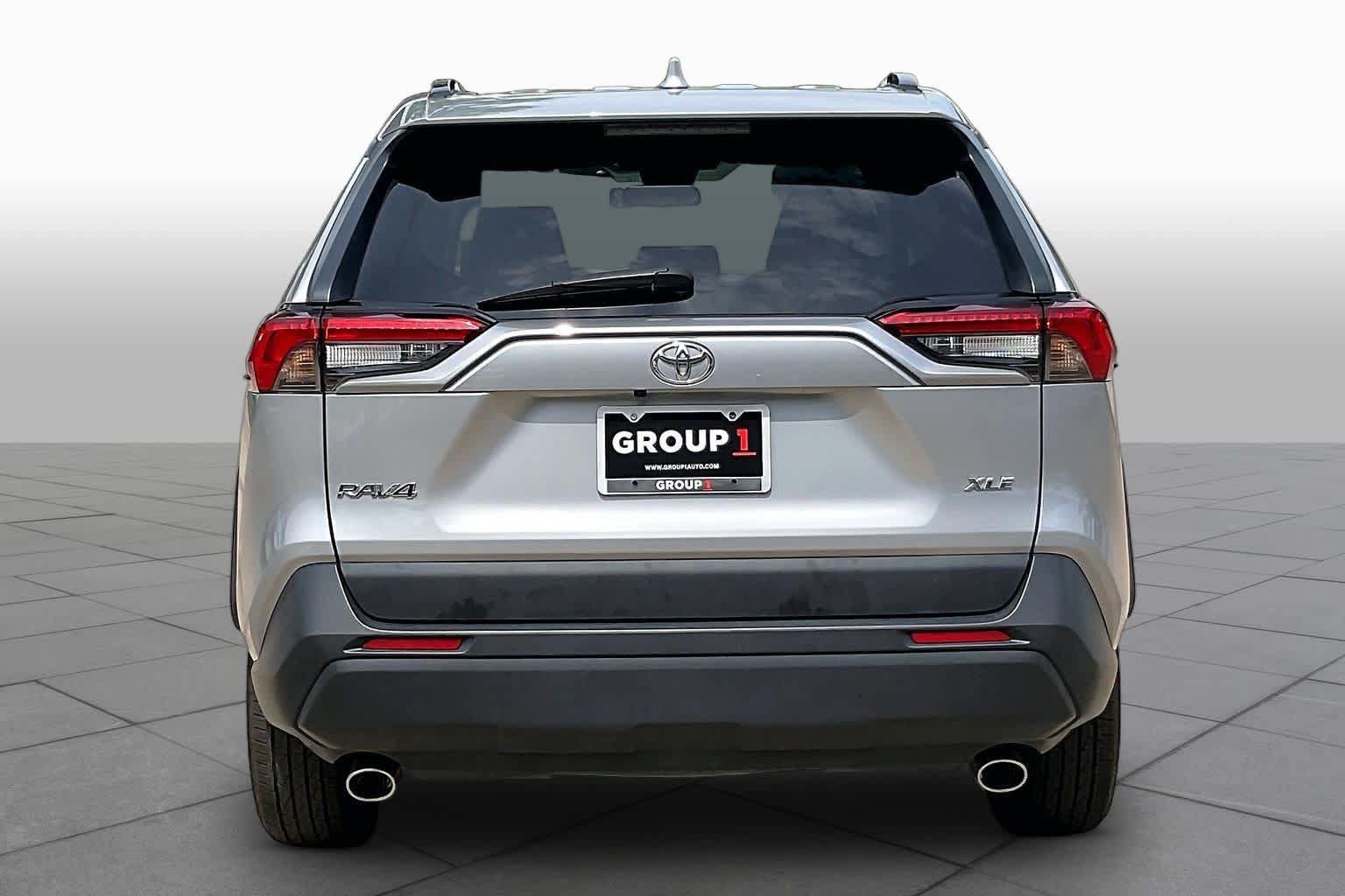 Used 2025 Toyota RAV4 XLE FWD image 9