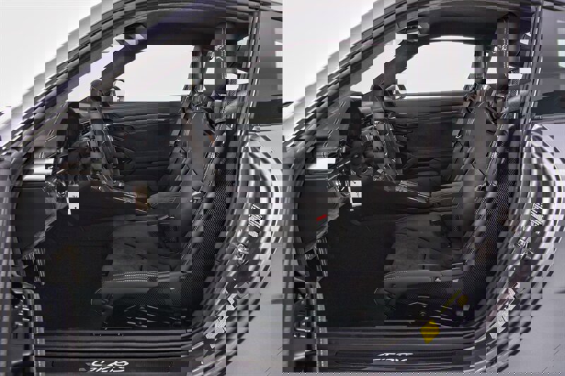 Used 2018 Porsche 911 GT2 RS image 13