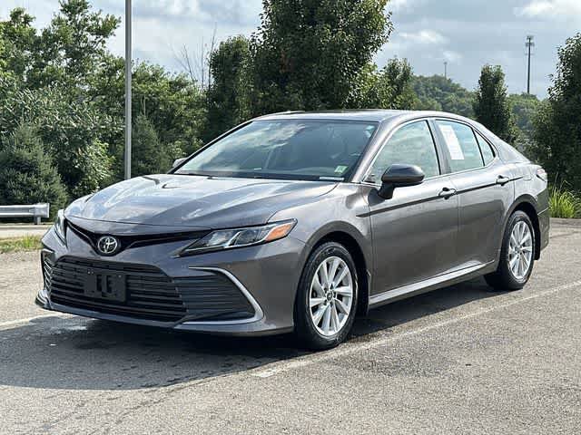Used 2022 Toyota Camry LE AWD/4WD image 1