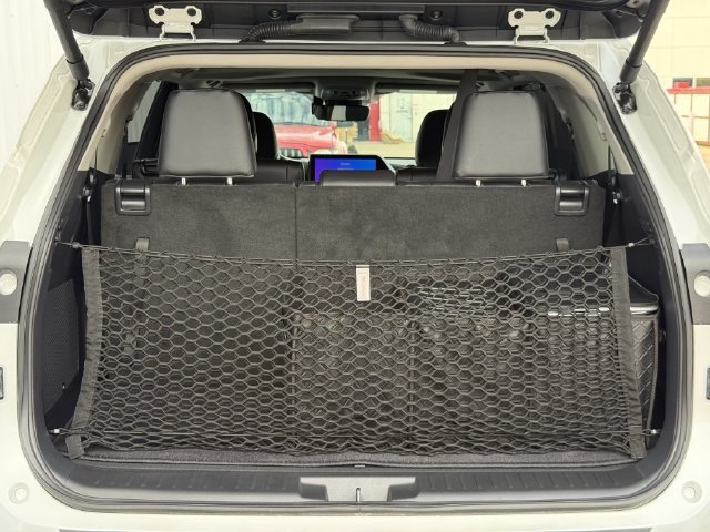 Used 2026 Toyota Highlander Limited AWD/4WD image 36