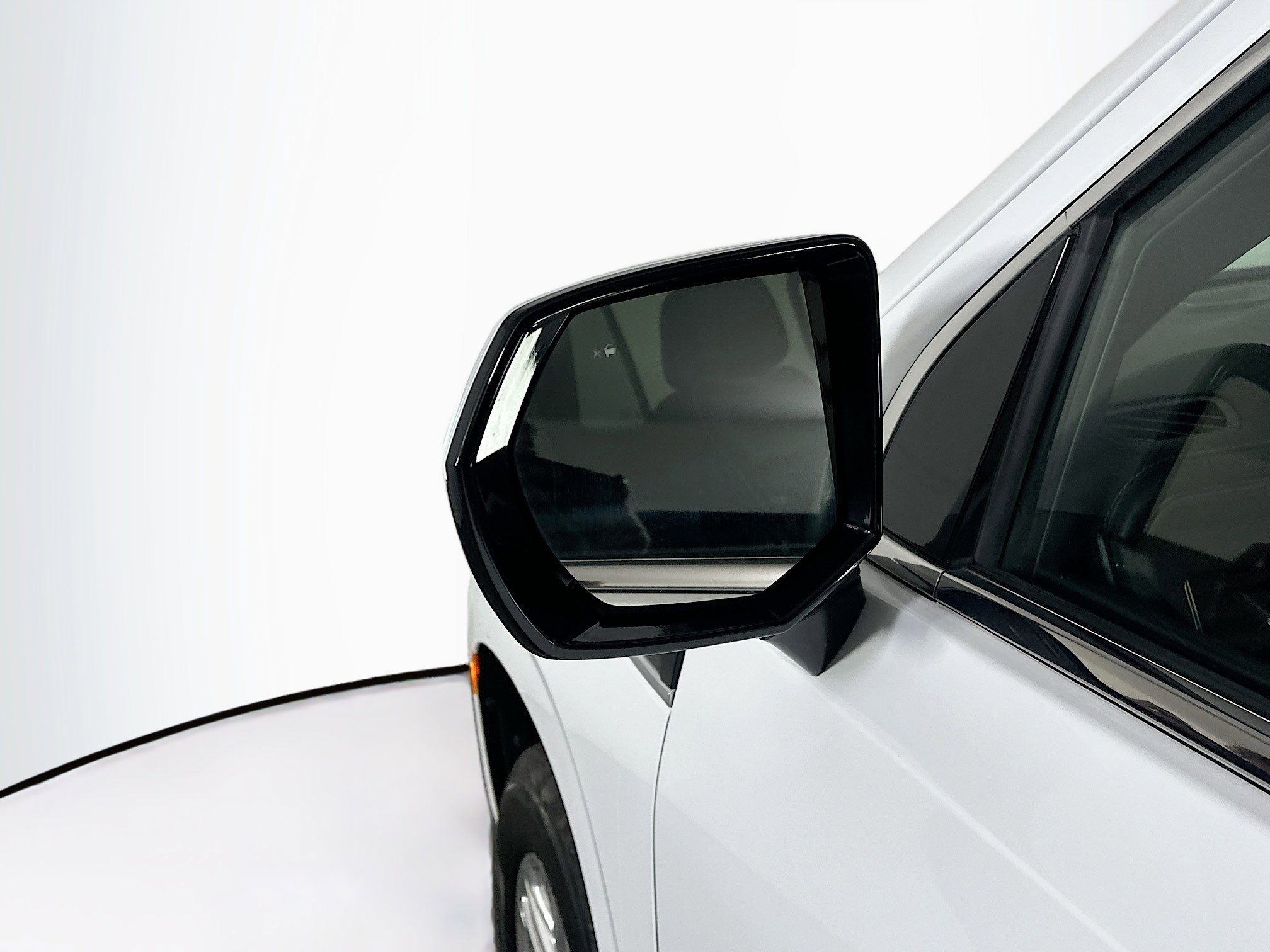 Used 2024 GMC Yukon SLT image 16