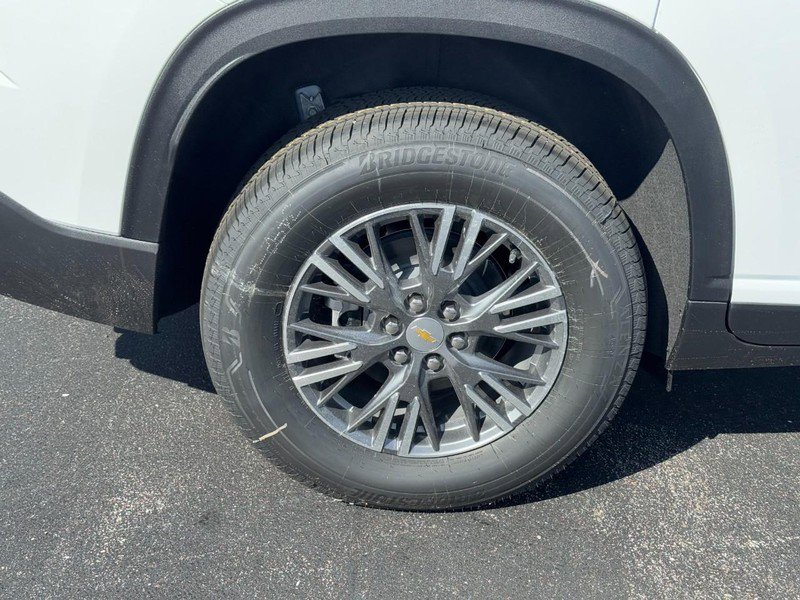 New 2026 Chevrolet Traverse LT w/ Driver Confidence Package FWD image 4