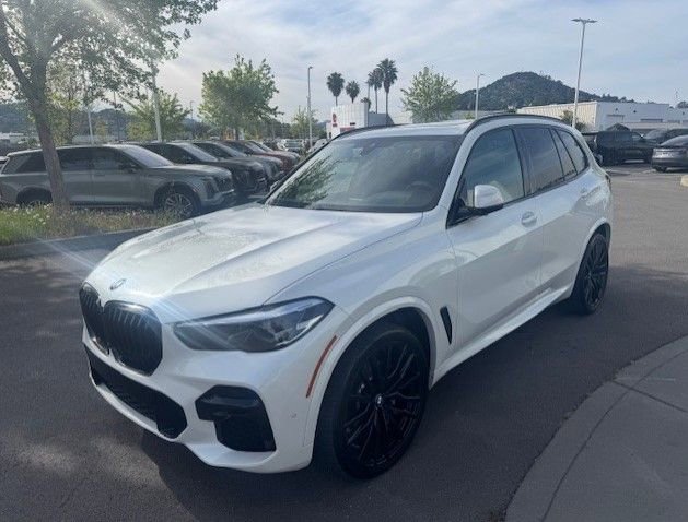 Used 2022 BMW X5 xDrive40i w/ M Sport Package image 3