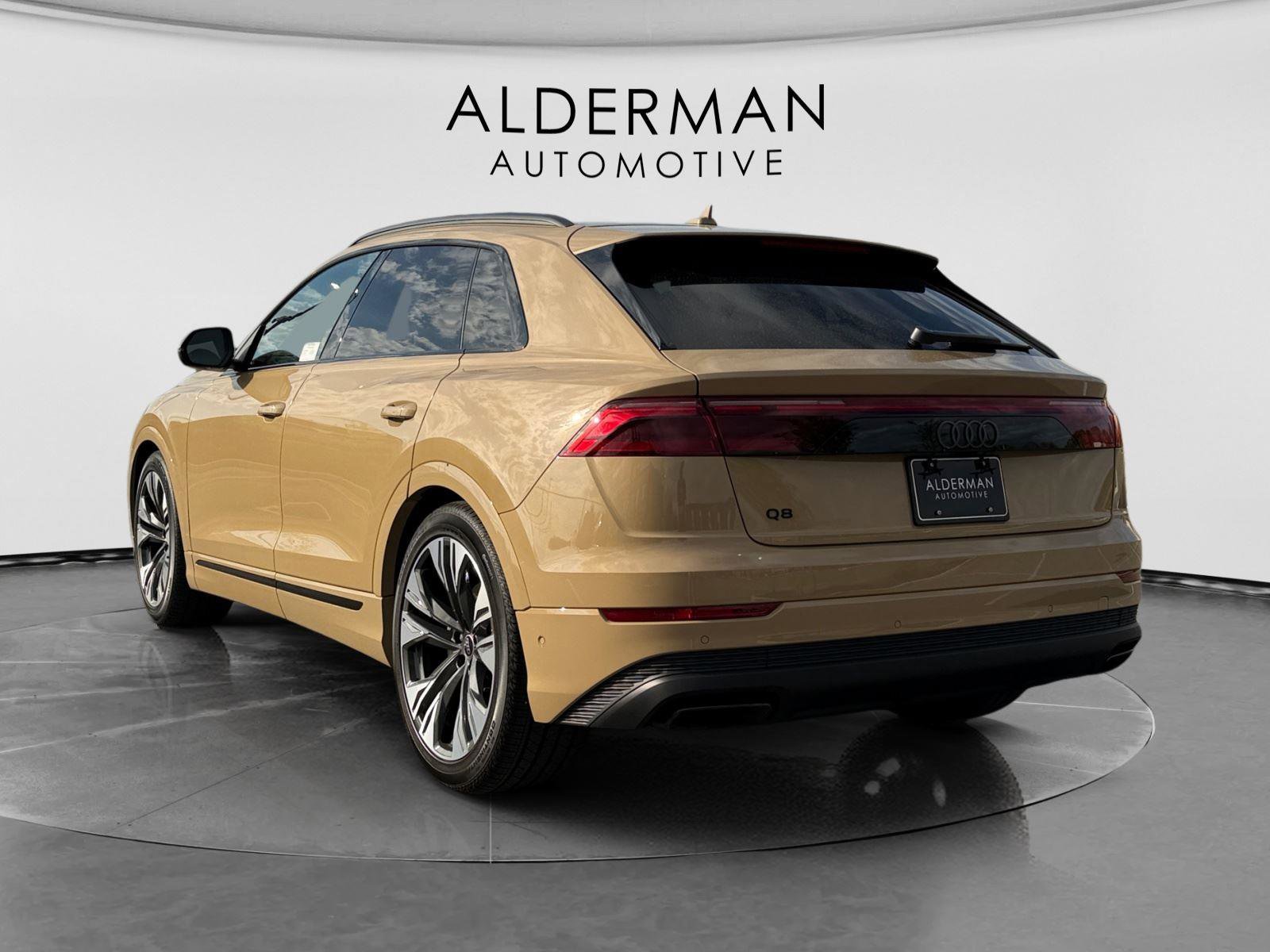 Used 2025 Audi Q8 Prestige image 3