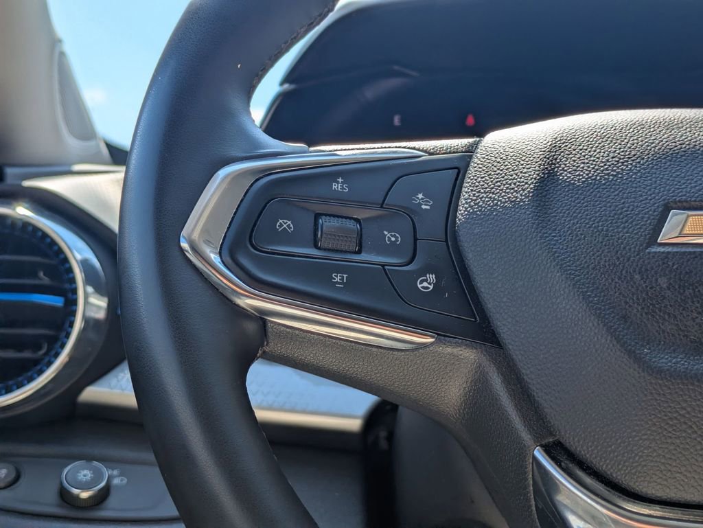 Used 2025 Chevrolet Trax LT w/ LT Convenience Package FWD image 22