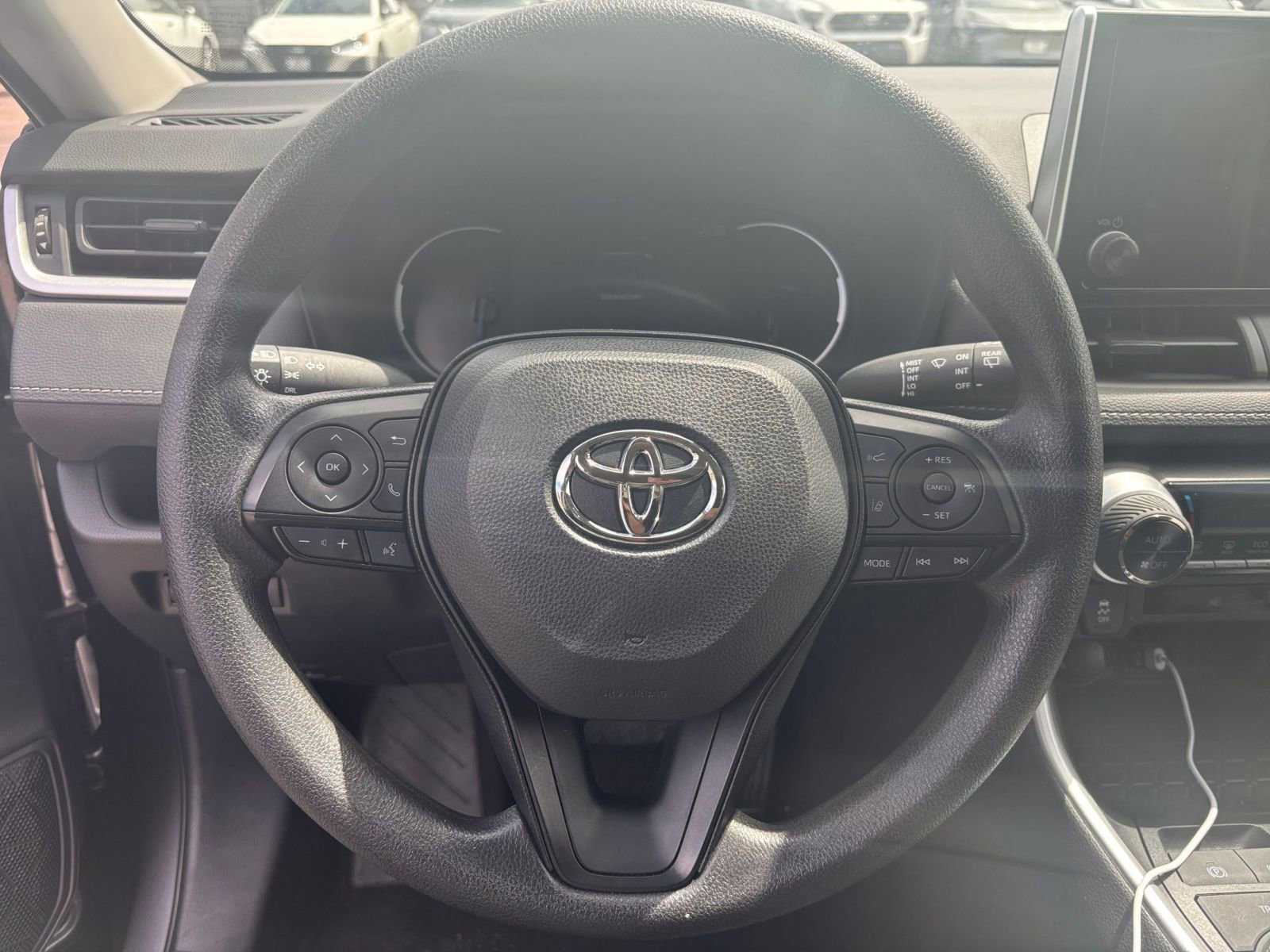 Used 2025 Toyota RAV4 LE AWD/4WD image 25
