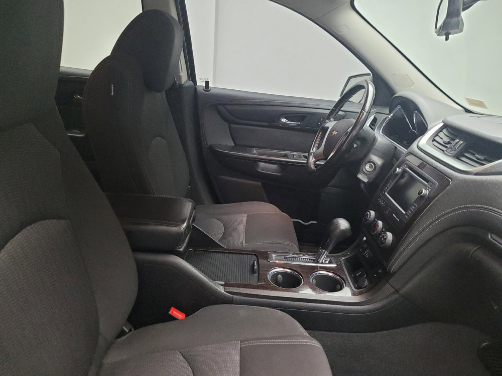 Used 2017 Chevrolet Traverse LT w/ Style and Technology Package image 21