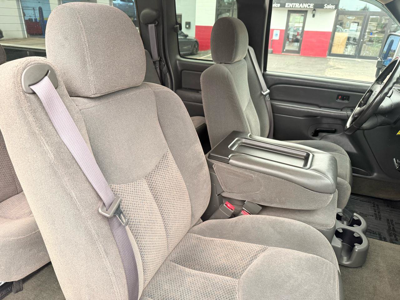 Used 2004 Chevrolet Silverado 2500 LS w/ Skid Plate Package AWD/4WD image 39