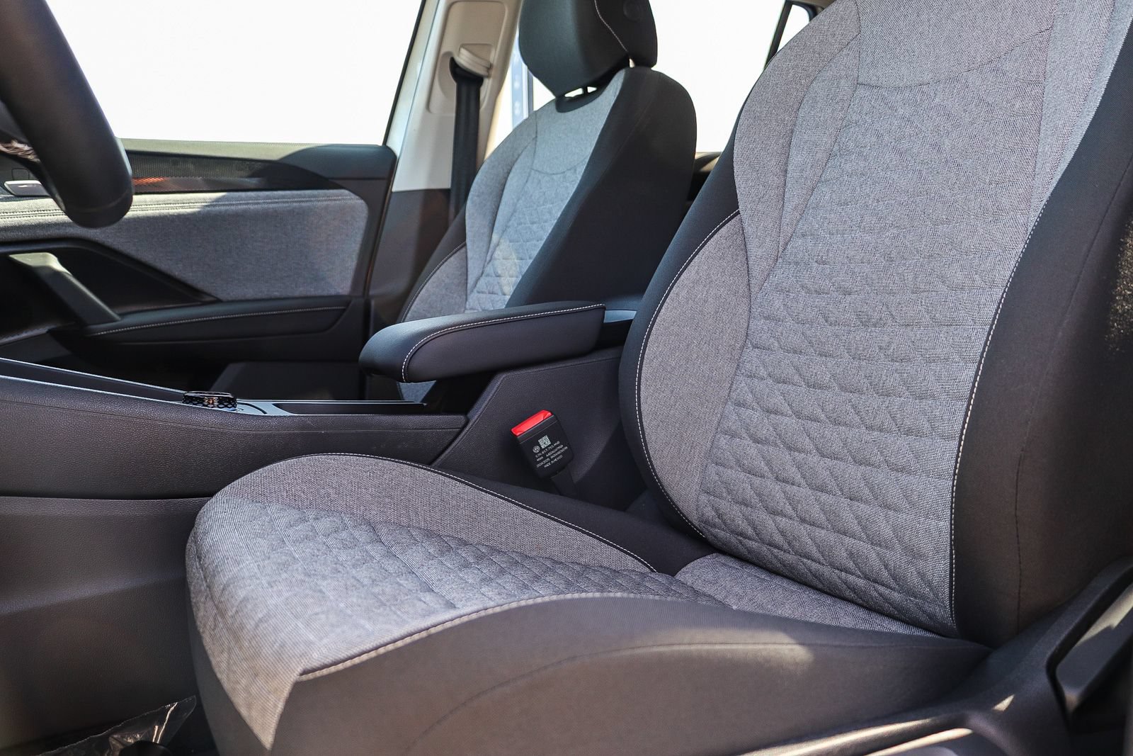 Certified 2025 Volkswagen Tiguan S FWD image 23