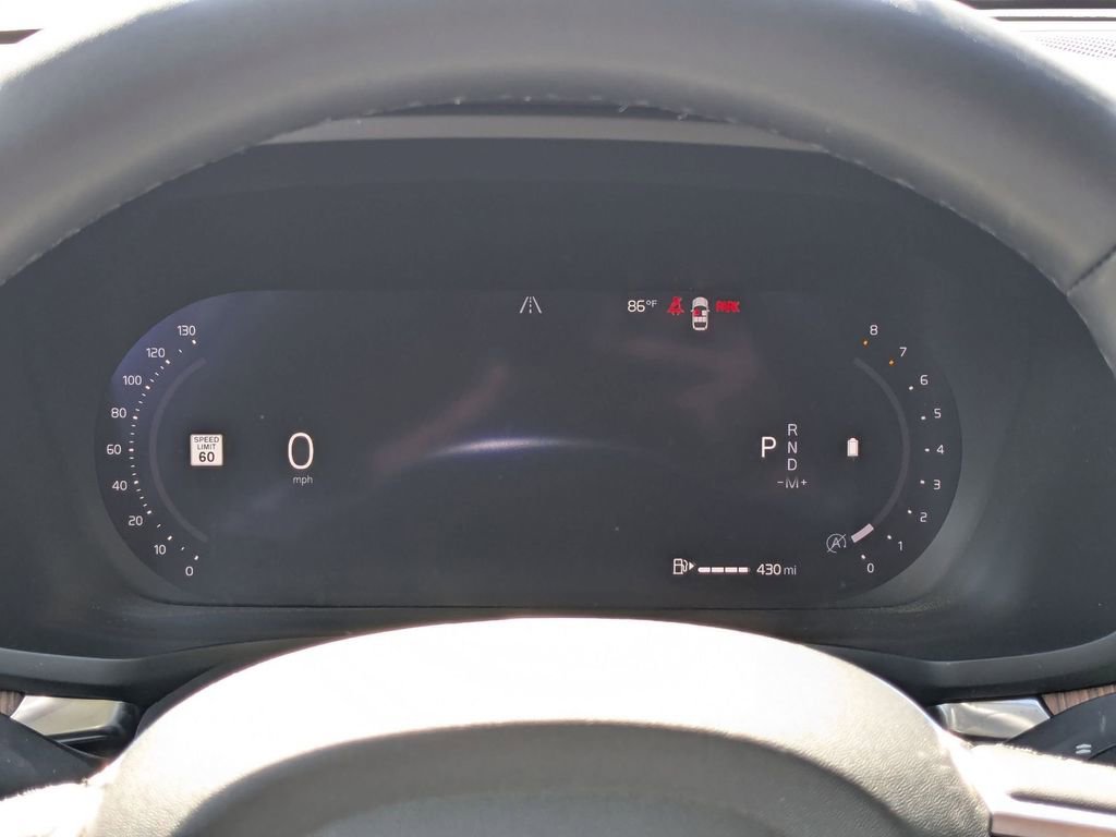 Used 2025 Volvo V60 B5 Cross Country Plus image 18