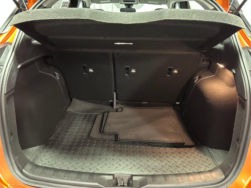 Used 2021 Nissan Kicks SR w/ SR Premium Package FWD image 22