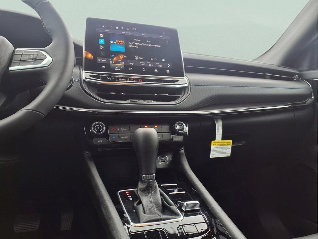 New 2026 Jeep Compass Latitude AWD/4WD image 22