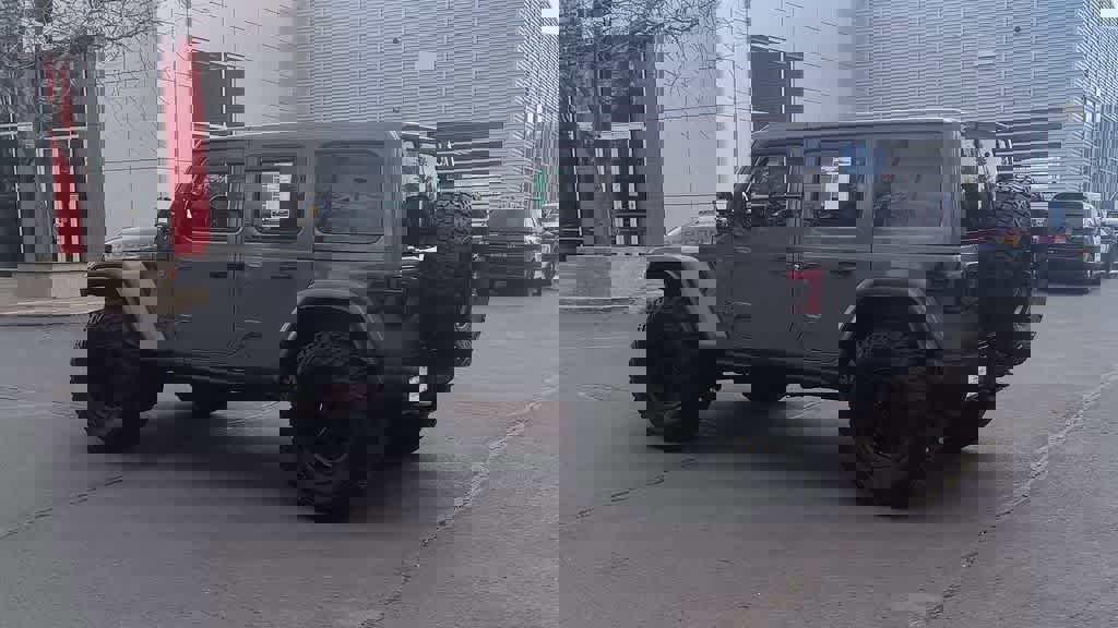 Used 2022 Jeep Wrangler Unlimited Rubicon w/ Xtreme Recon 35" Tire Package image 6