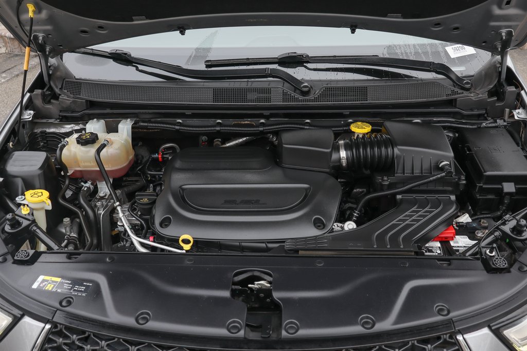 Used 2021 Chrysler Pacifica Touring-L FWD image 11