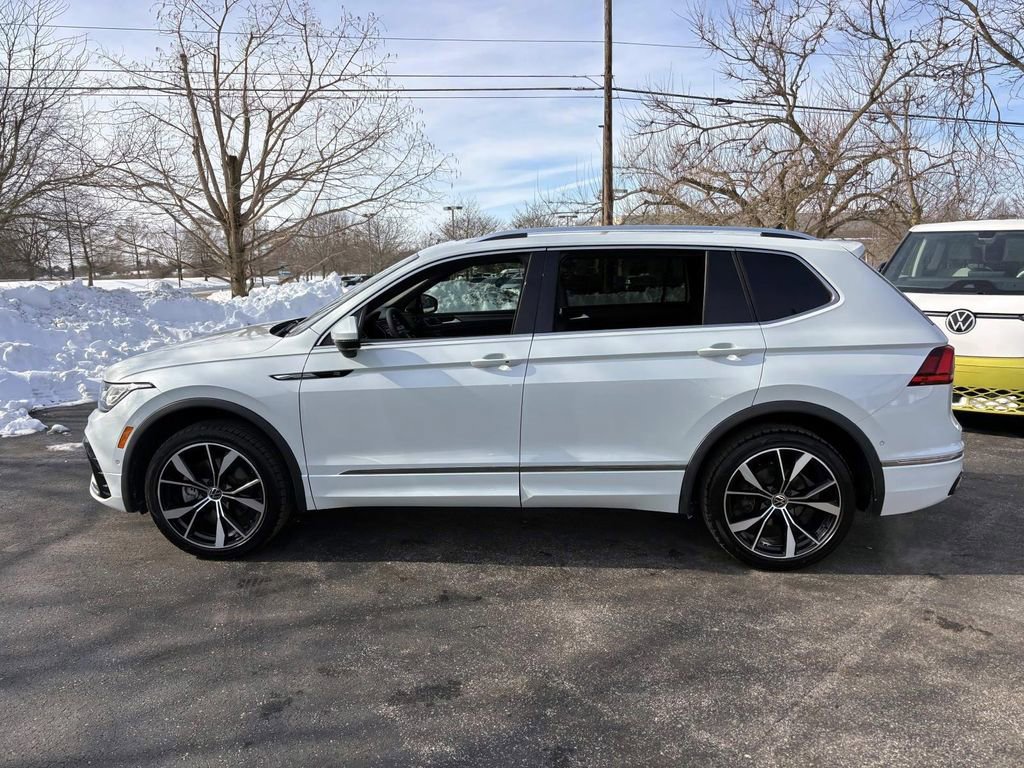 Used 2022 Volkswagen Tiguan SEL R-Line image 4