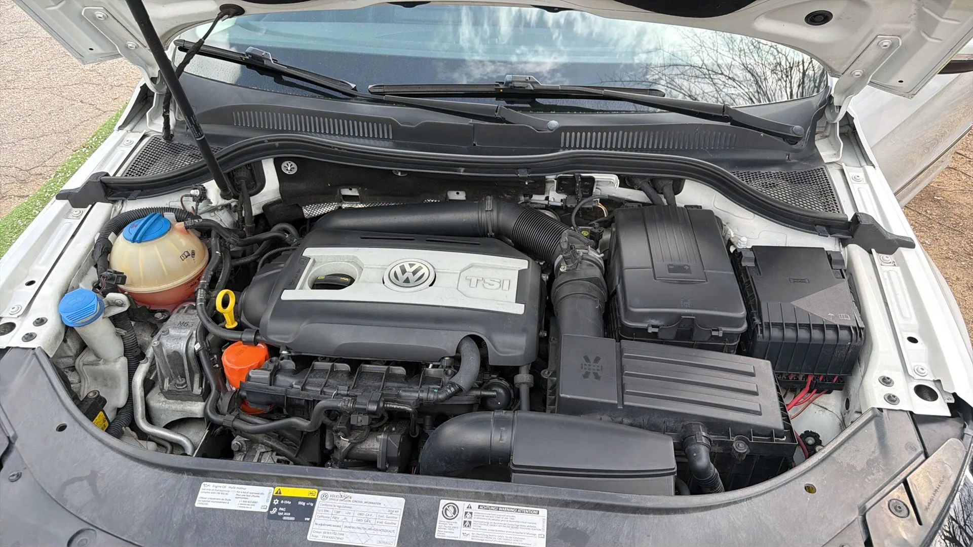 Used 2014 Volkswagen CC R-Line image 35