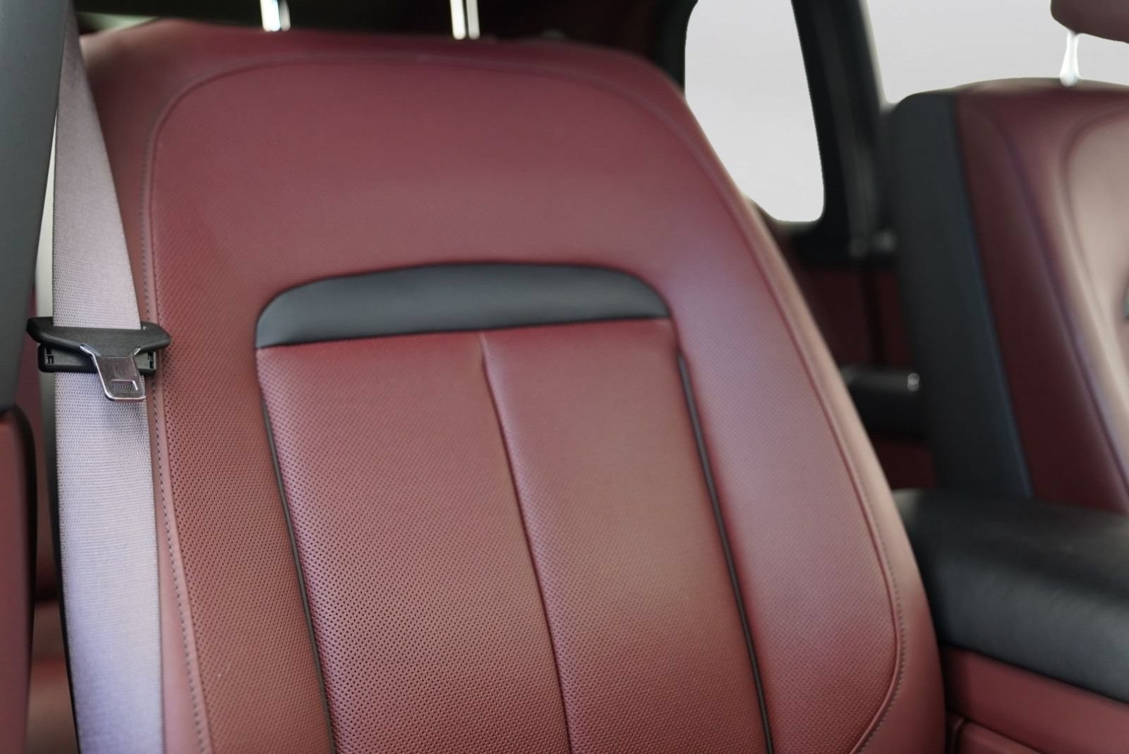 Certified 2020 Rolls-Royce Cullinan AWD/4WD image 40