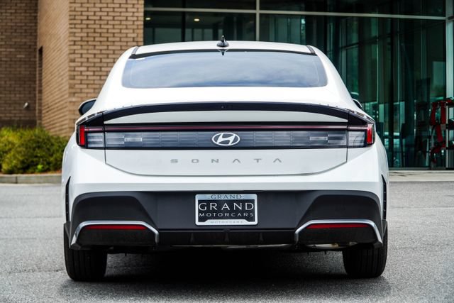 Certified 2025 Hyundai Sonata SE FWD image 11