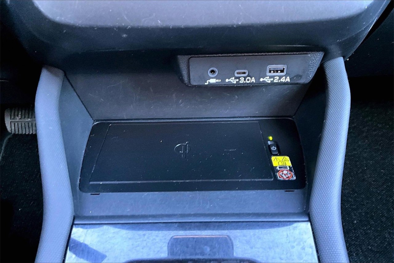 Used 2025 Subaru Forester Premium image 16