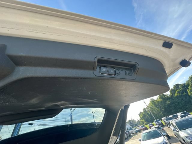 Used 2020 Ford Explorer XLT w/ Equipment Group 202A AWD/4WD image 45