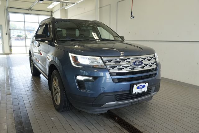 Used 2018 Ford Explorer XLT w/ Equipment Group 202A AWD/4WD image 16