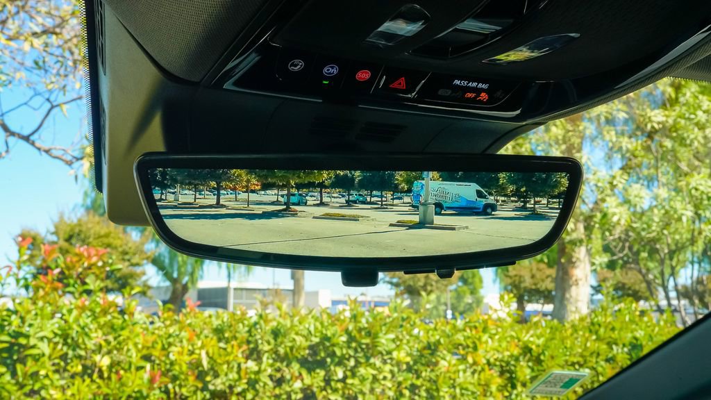 New 2026 Cadillac Optiq Luxury 1 image 27