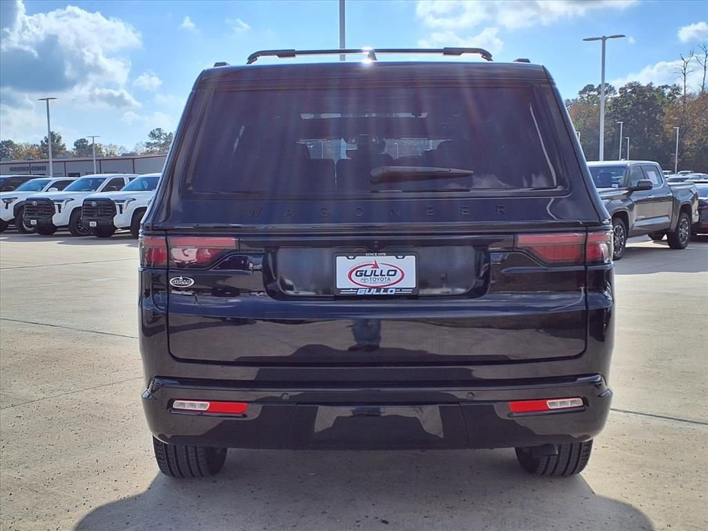 Used 2025 Jeep Wagoneer Series II w/ Premium Group I image 16