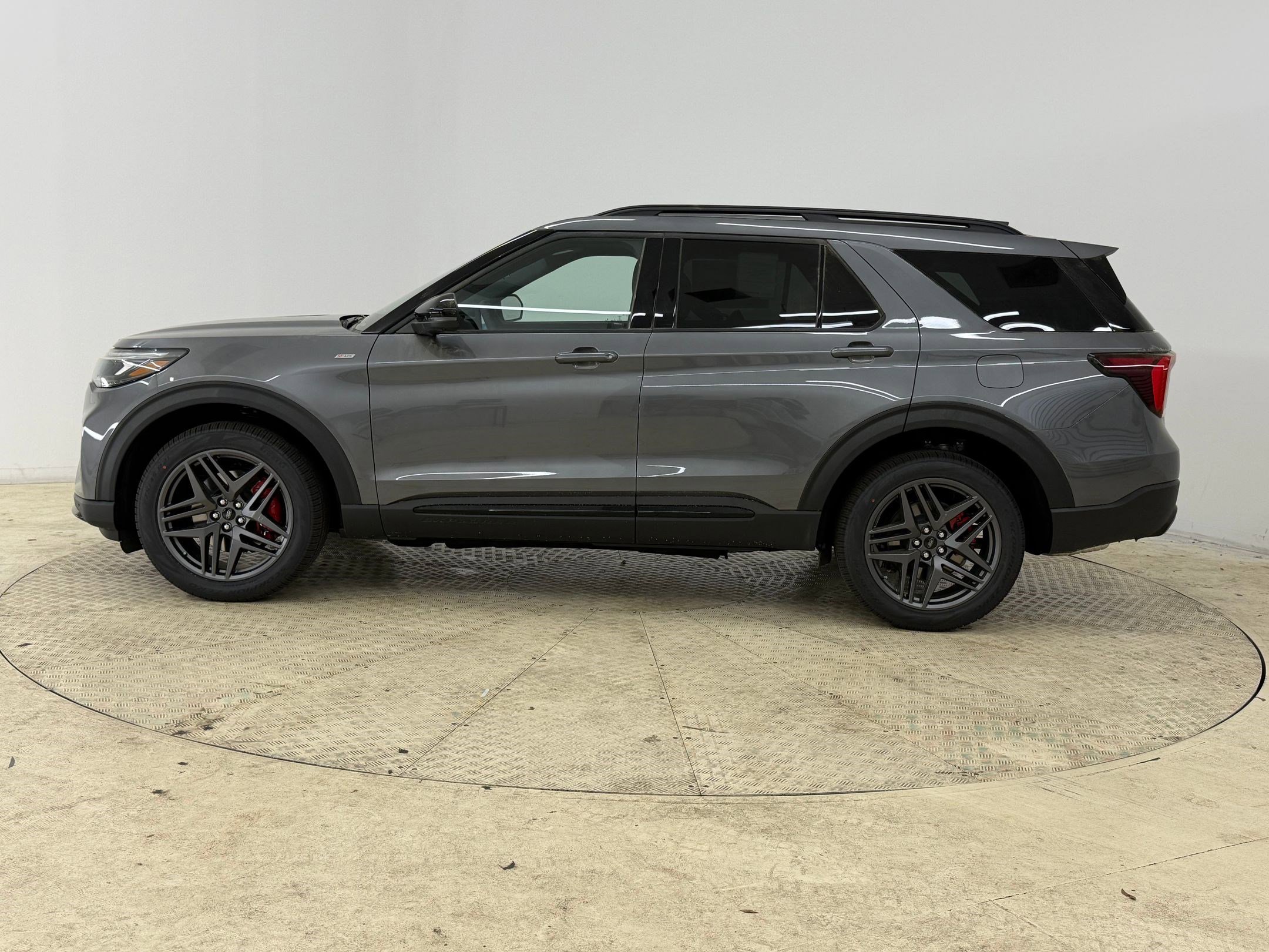 New 2026 Ford Explorer ST-Line w/ ST-Line Street Pack video 2