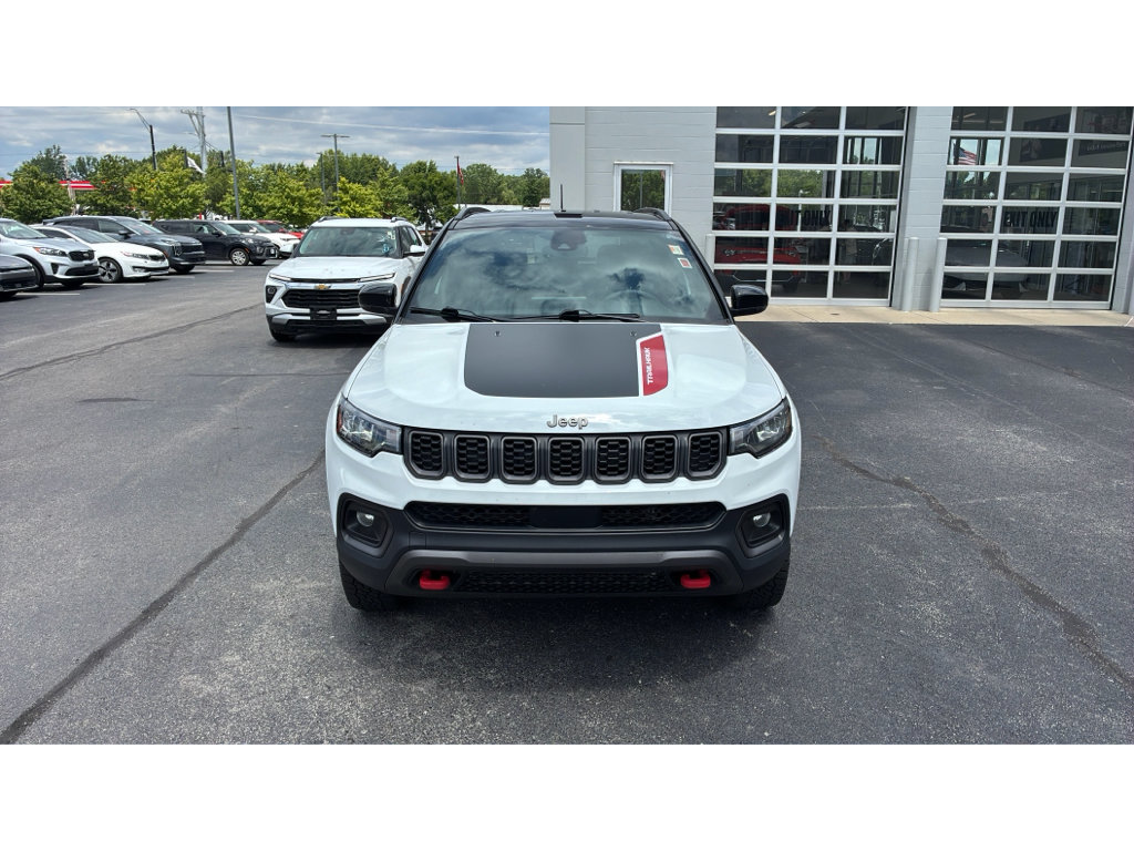 Used 2025 Jeep Compass Trailhawk AWD/4WD image 8