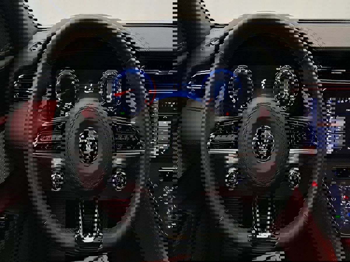 Used 2023 Maserati Grecale Modena image 11