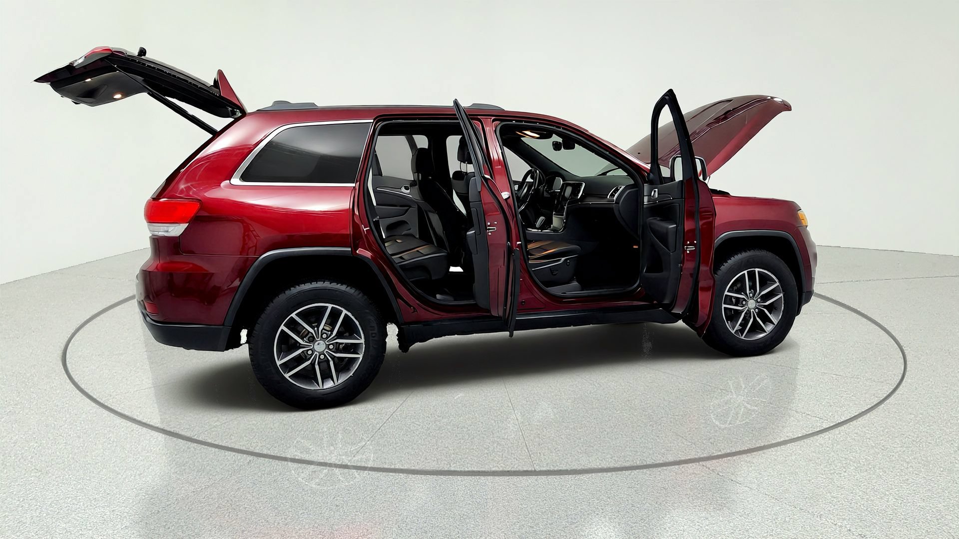 Used 2018 Jeep Grand Cherokee Limited AWD/4WD image 13