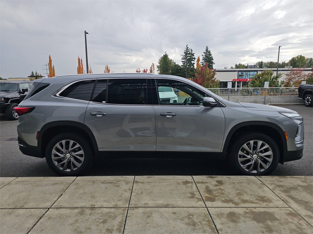 Used 2025 Buick Enclave Preferred w/ Power Package image 8