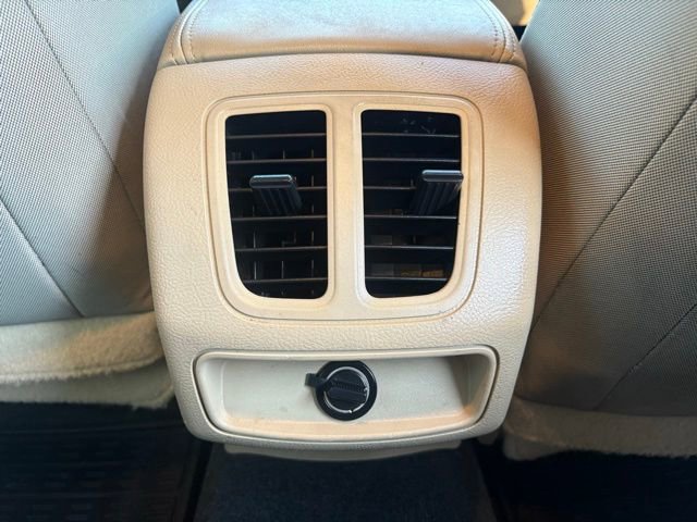 Used 2016 Ford Taurus SE FWD image 18