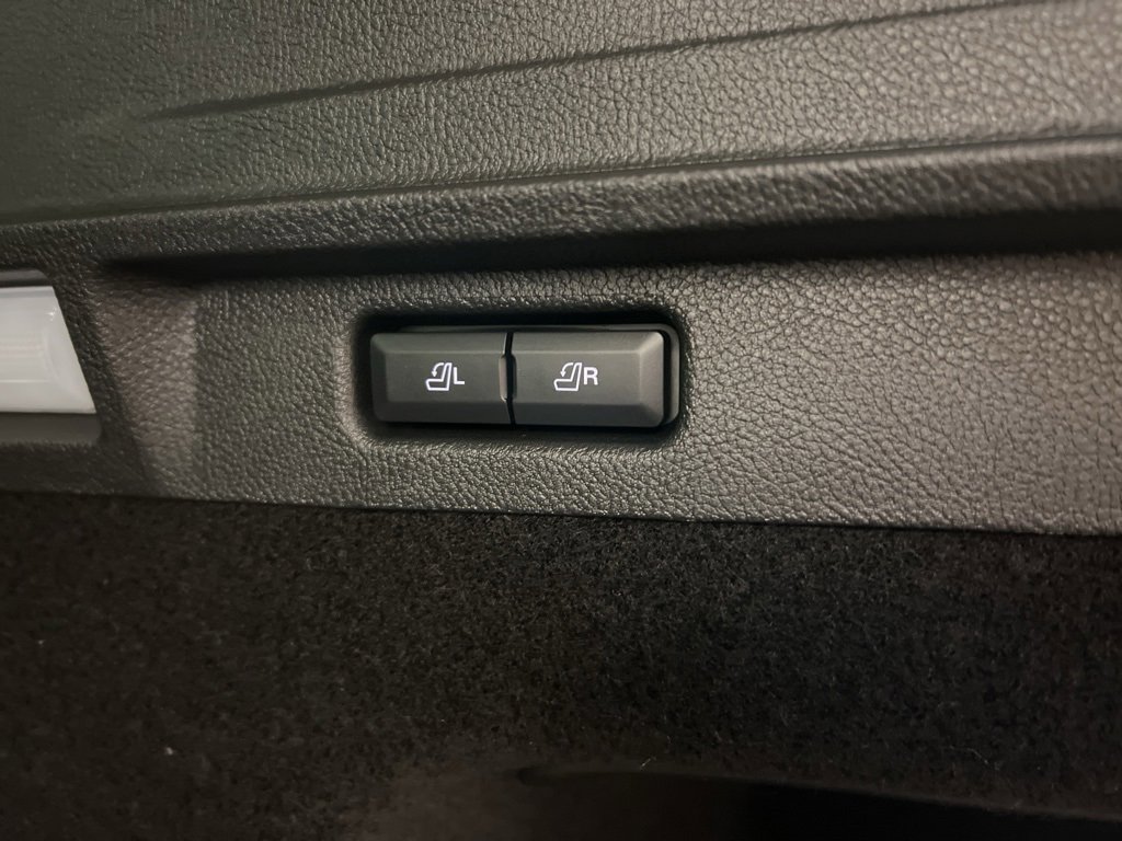 Used 2025 Lincoln Corsair Reserve w/ Jet Appearance Package image 33