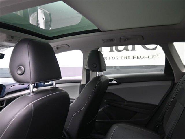 Used 2023 Volkswagen Taos SE w/ Panoramic Sunroof Package image 24