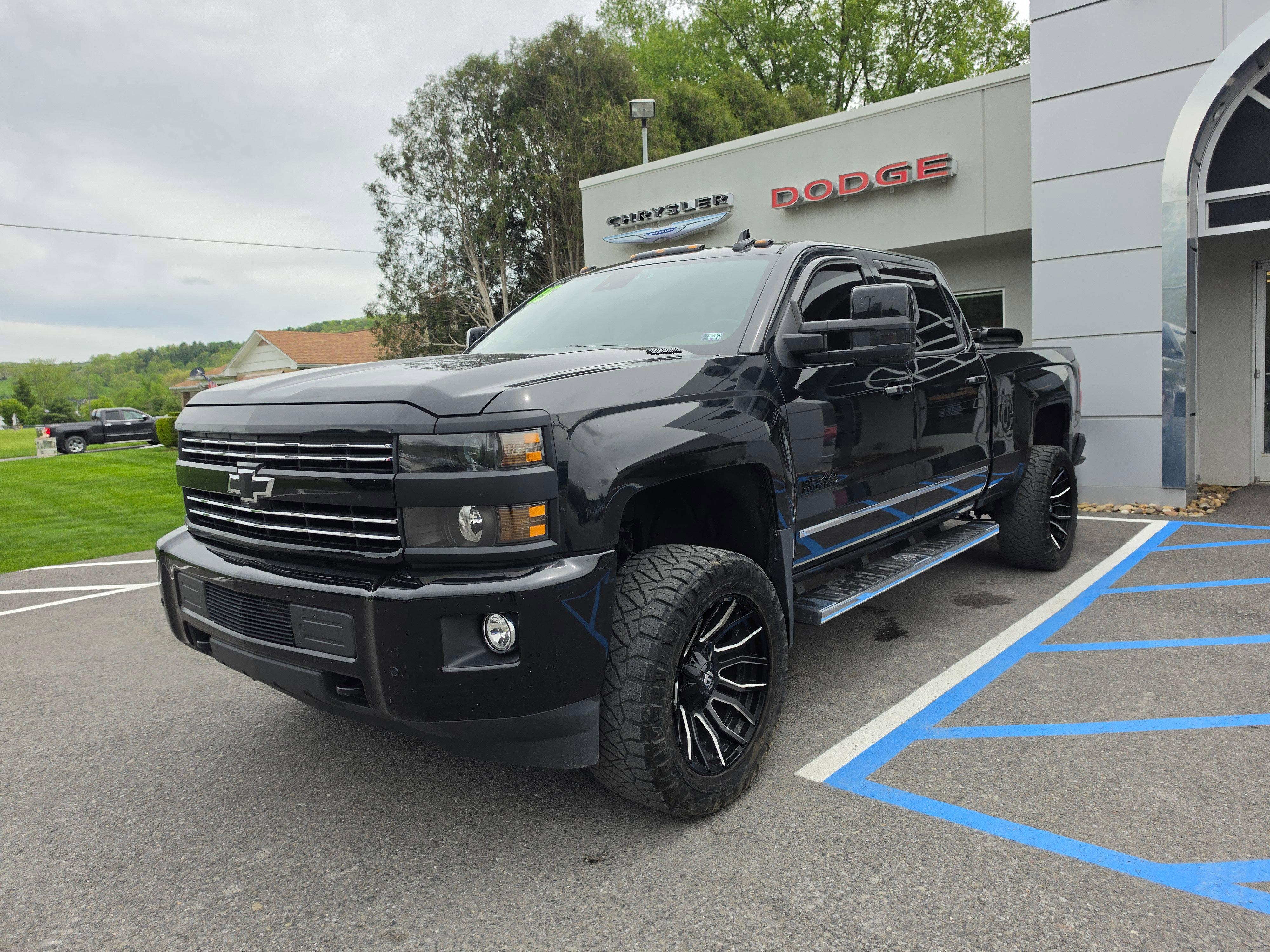 Used 2015 Chevrolet Silverado 2500 High Country w/ Duramax Plus Package AWD/4WD image 7