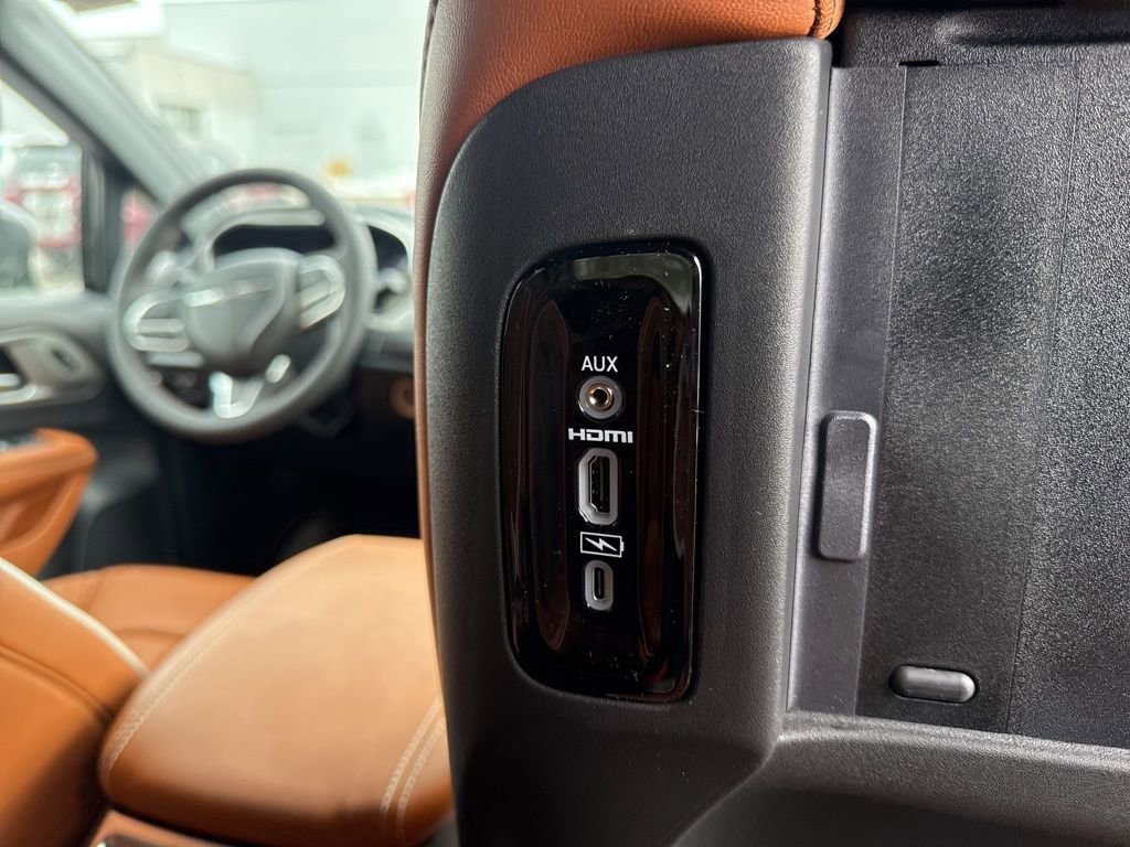 New 2026 Chrysler Pacifica Pinnacle image 56