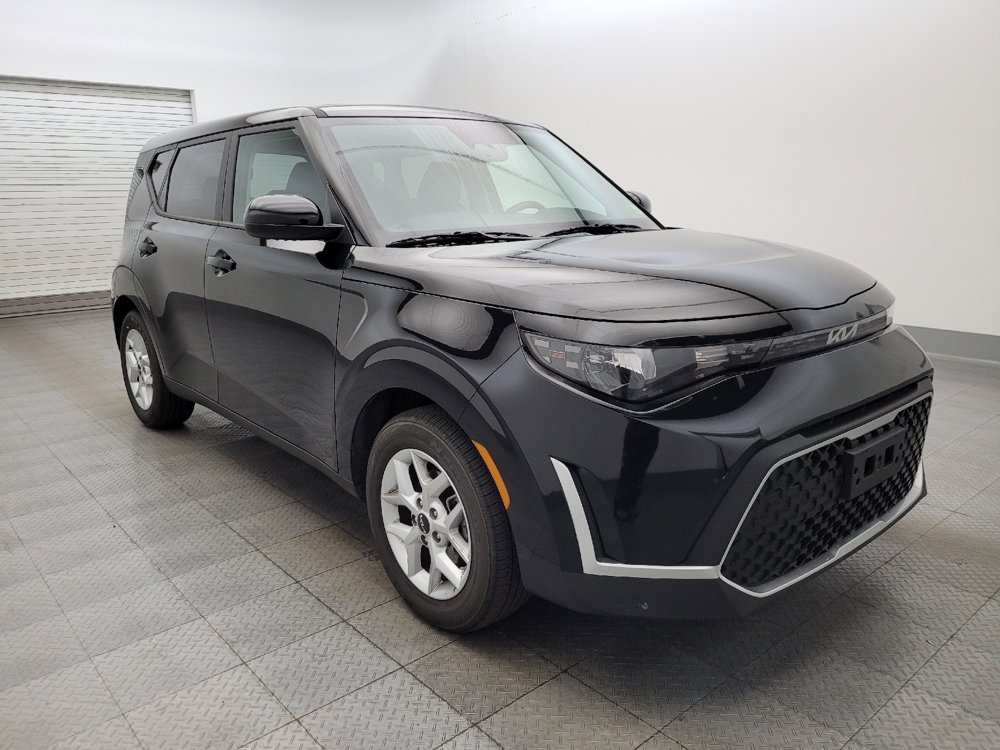 Used 2025 Kia Soul LX FWD image 13