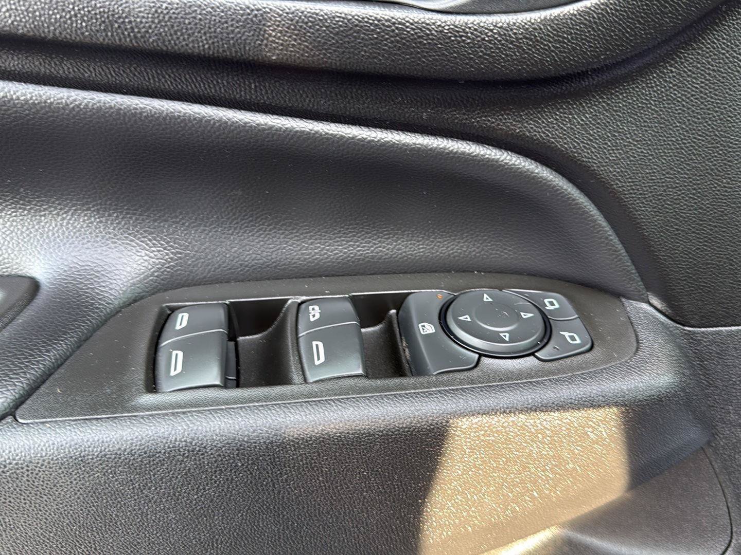 Used 2020 Chevrolet Equinox LT AWD/4WD image 12
