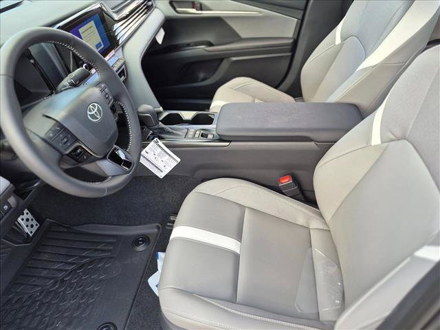 New 2026 Toyota Camry SE FWD image 4