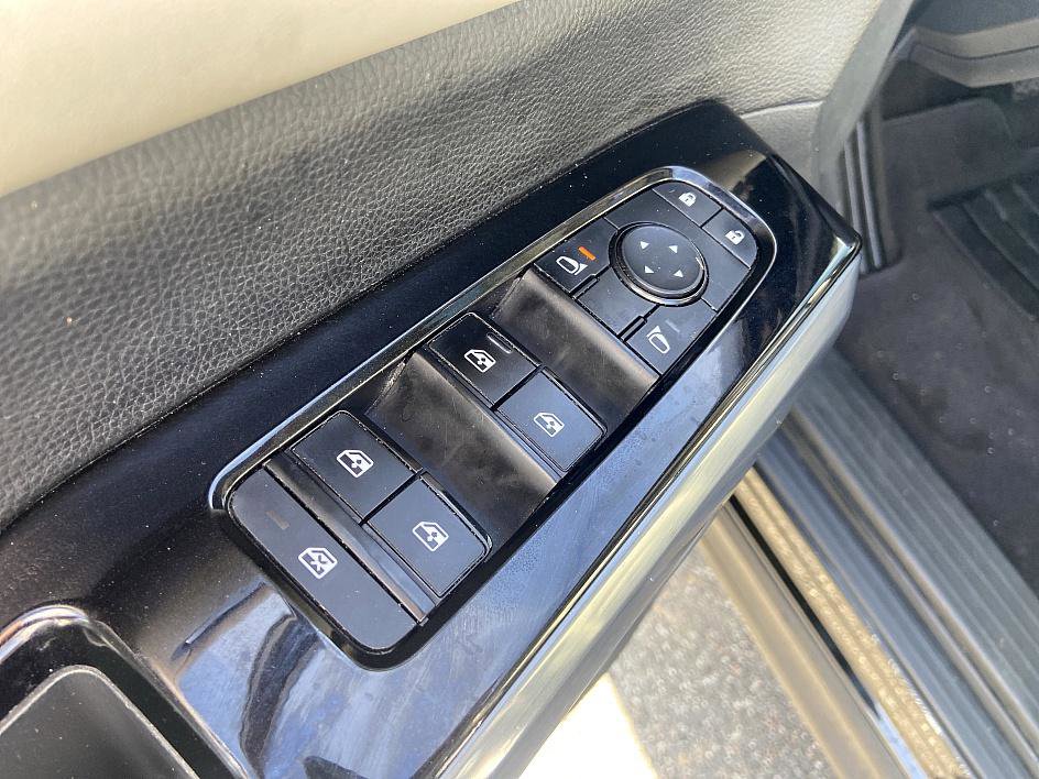 Certified 2022 Nissan Pathfinder SL w/ SL Premium Package image 10