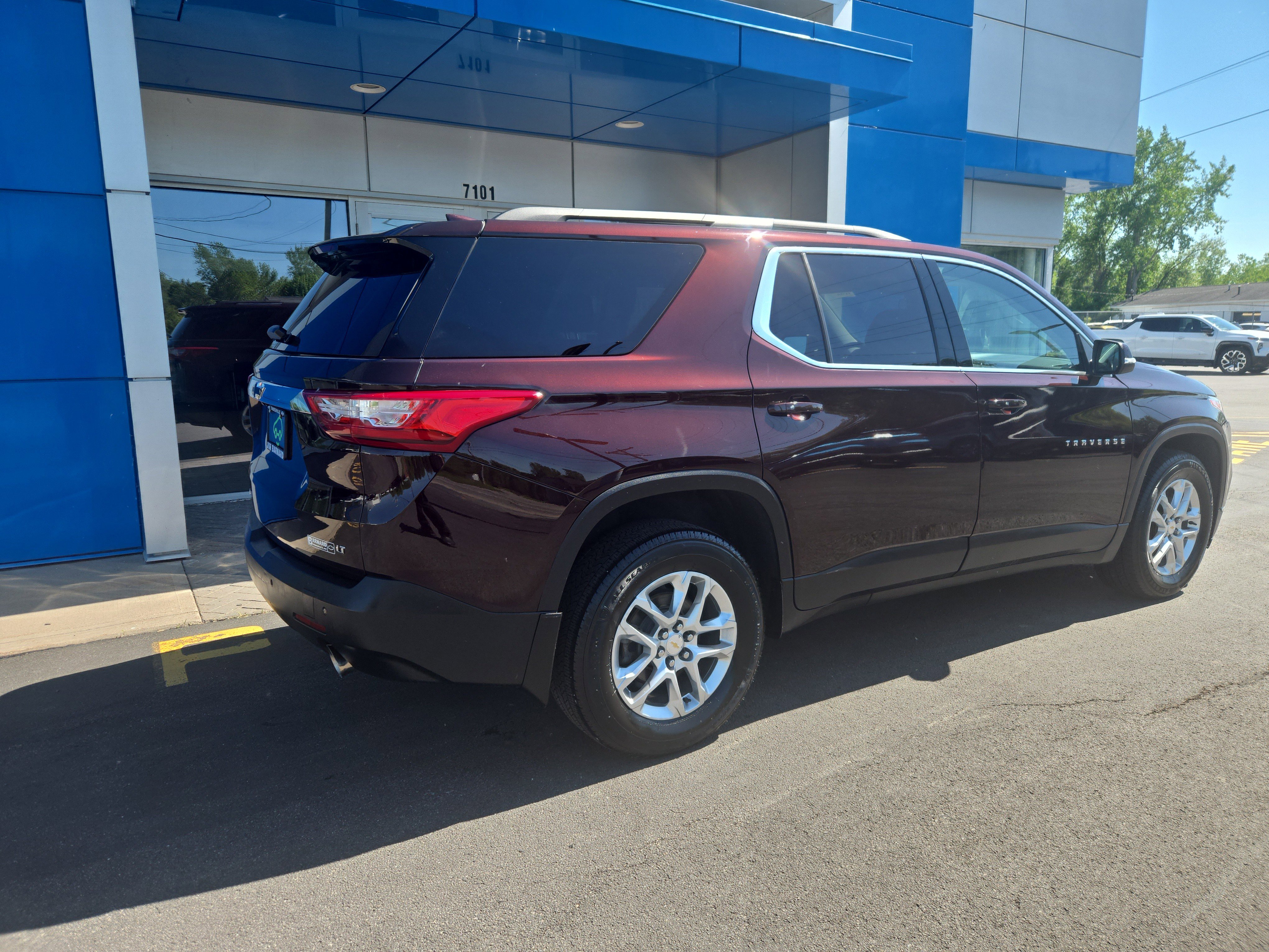 Used 2021 Chevrolet Traverse LT AWD/4WD image 12