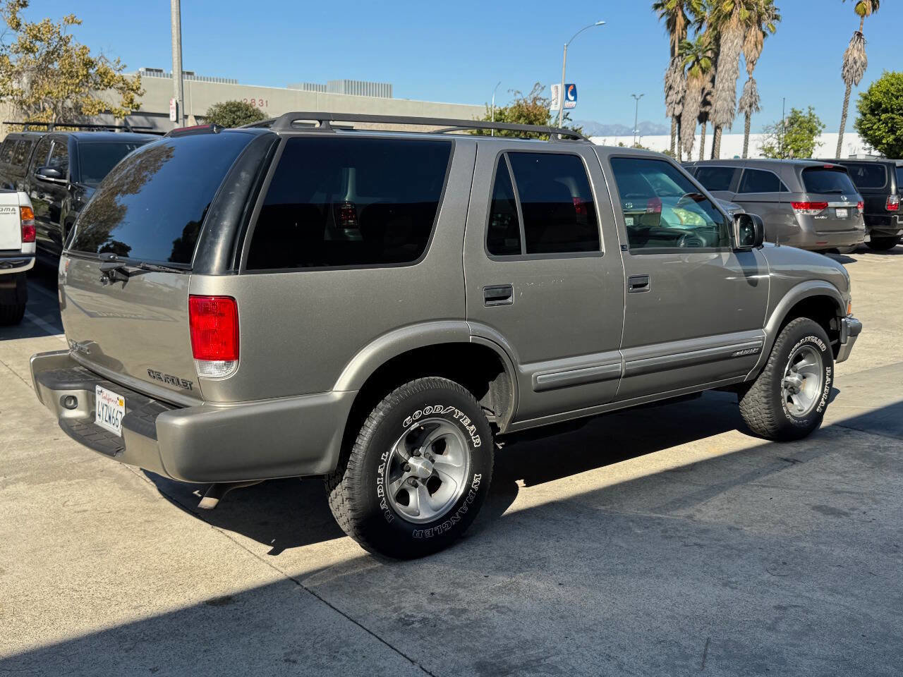 Used 2001 Chevrolet Blazer LS w/ Preferred Equipment Group image 11