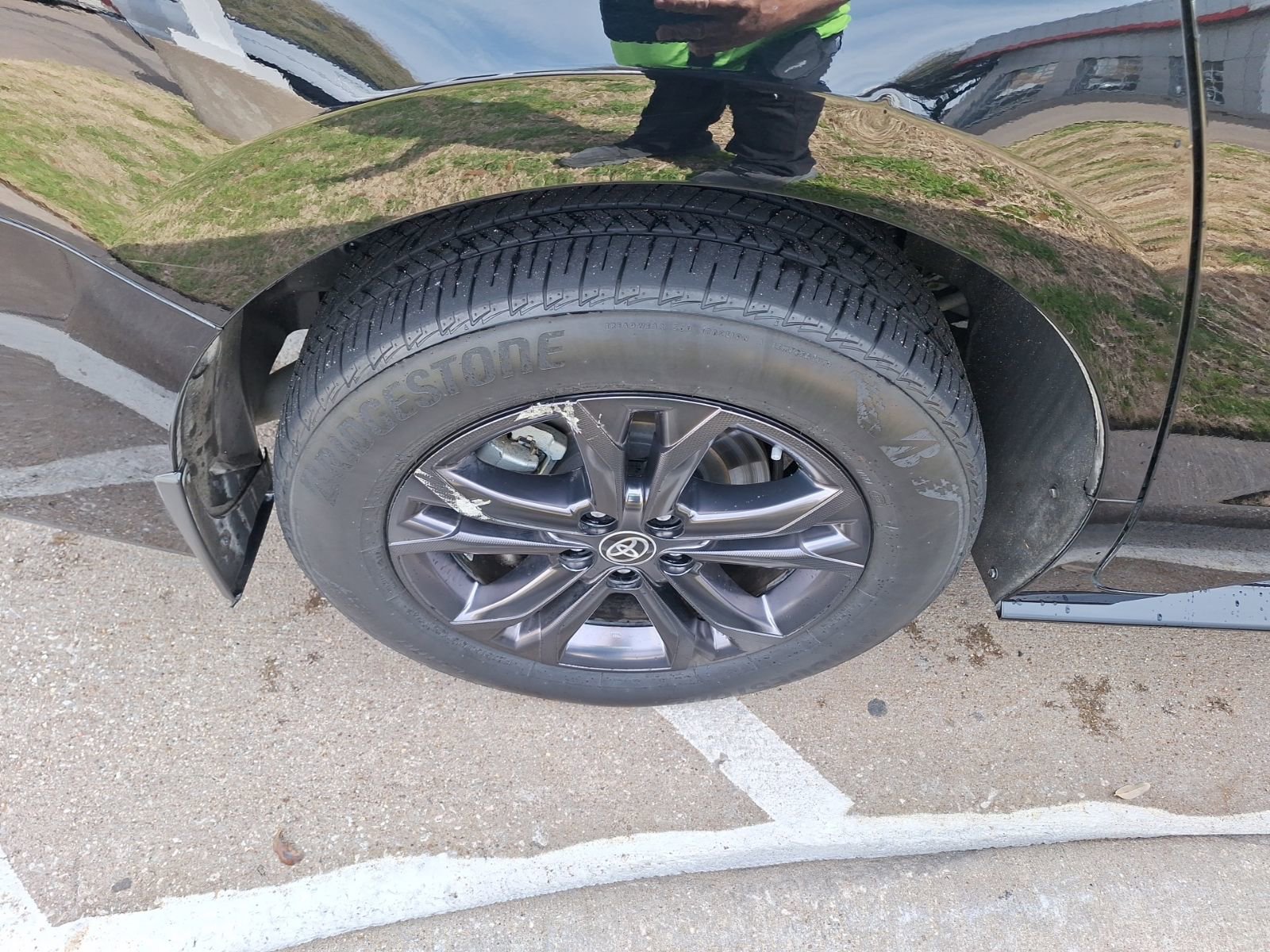 Used 2024 Toyota Sienna XLE Woodland Edition image 11