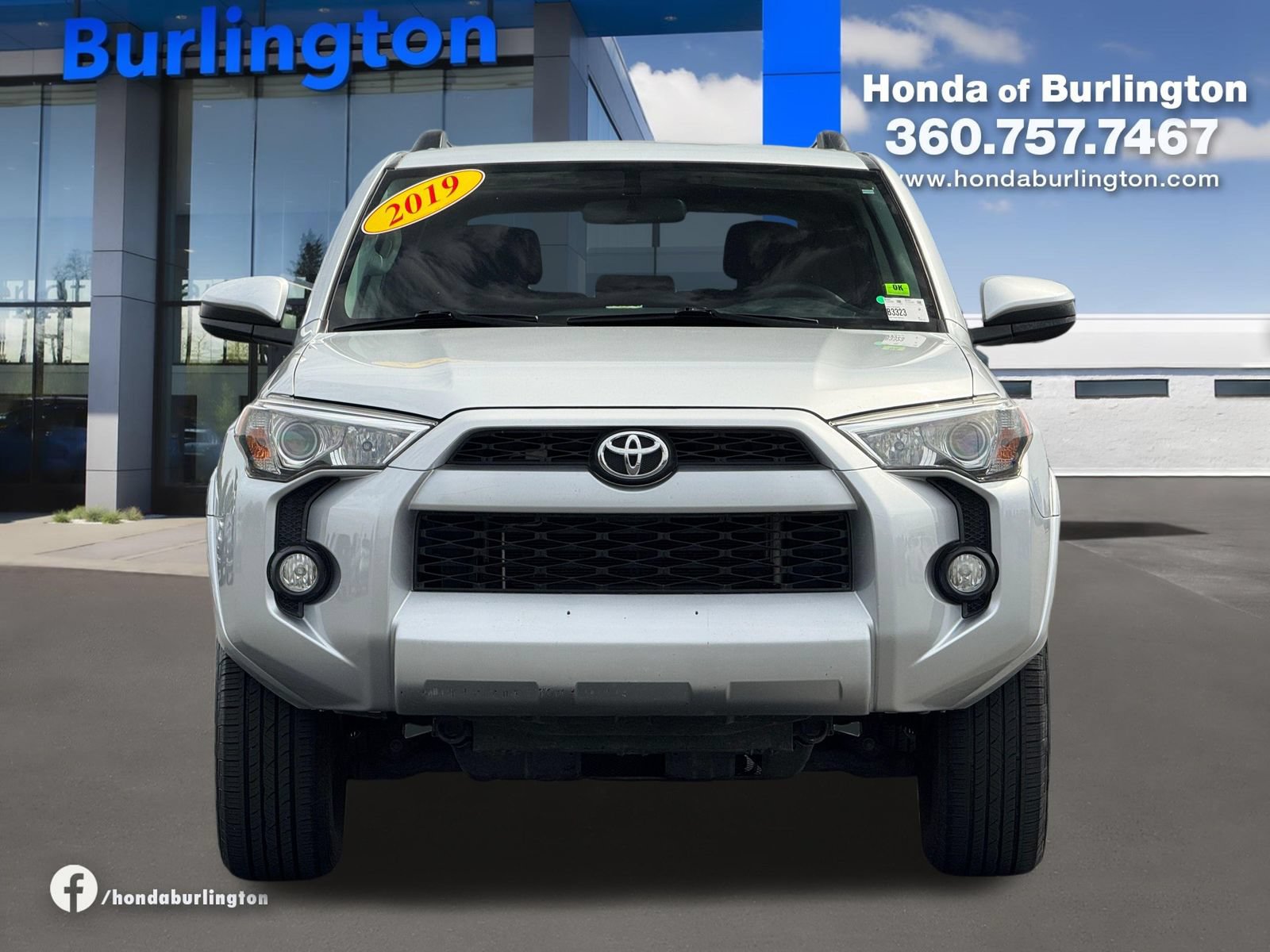 Used 2019 Toyota 4Runner SR5 AWD/4WD image 10