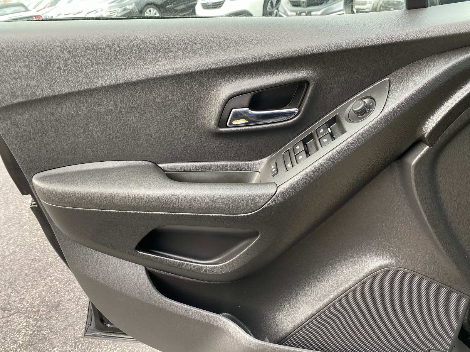 Used 2019 Chevrolet Trax LS image 19